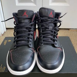 Air Jordan 1 Mid “Team Red”